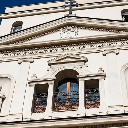 Mecenate Fori Imperiali شقة